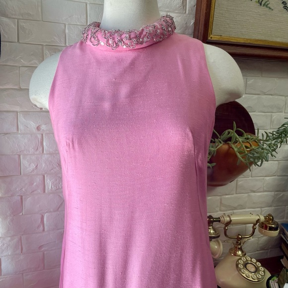 Vintage 1950s 1960s Mod Bubble Gum Pink Mini Shift Dress Embellished Collar - Picture 3 of 13